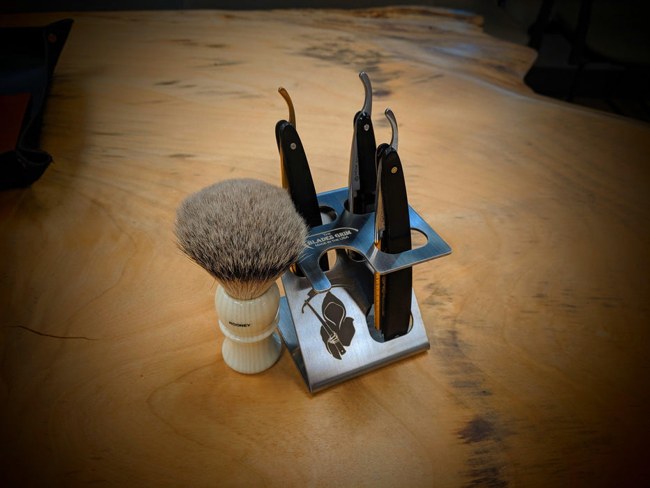 The Blades Grim - 3 Razor And a Brush - Z Stand