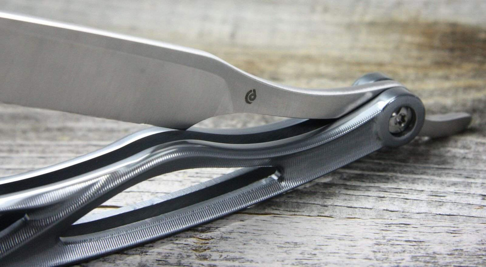 Camnom Razor Click or scroll to zoom