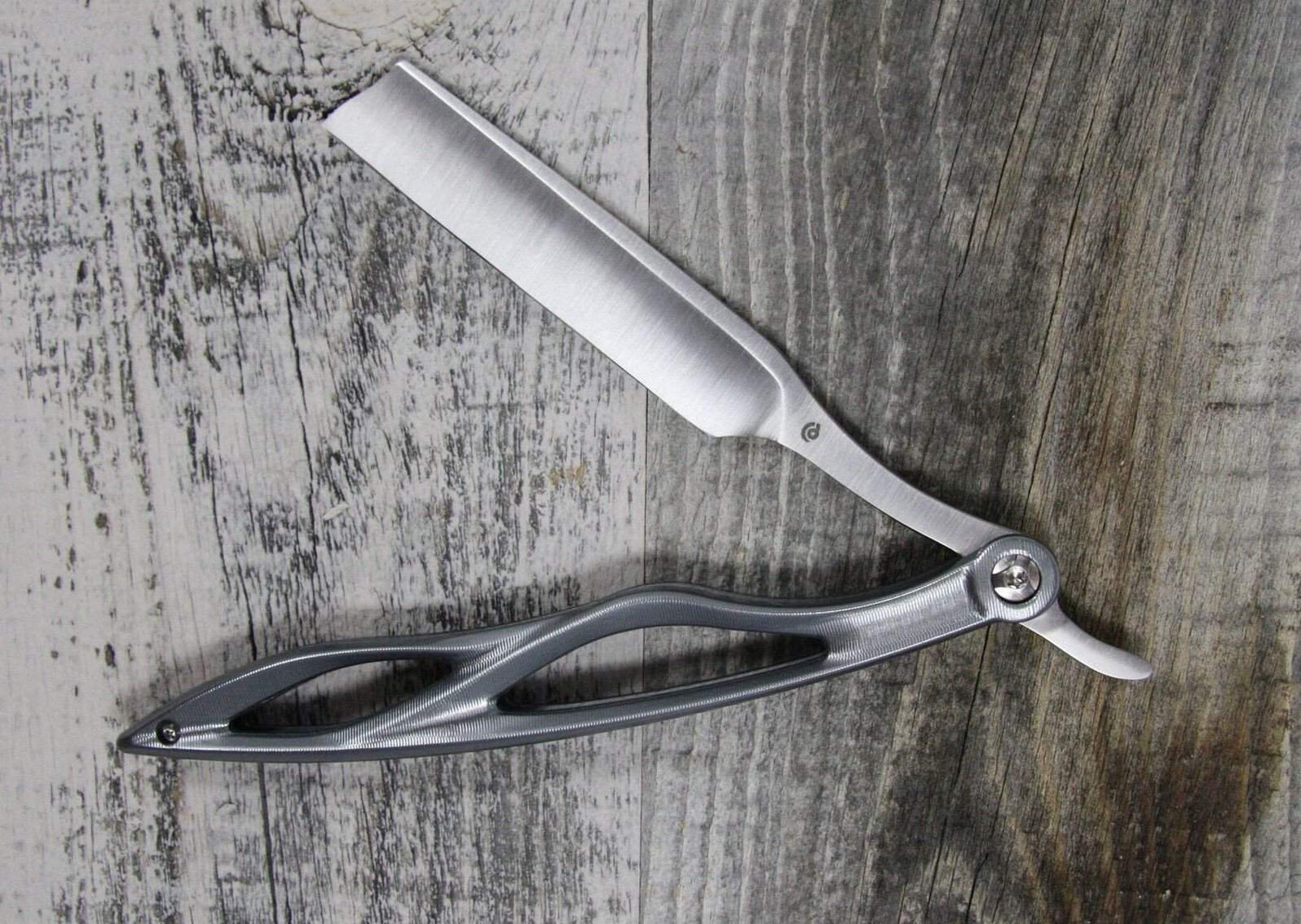 Camnom Razor Click or scroll to zoom