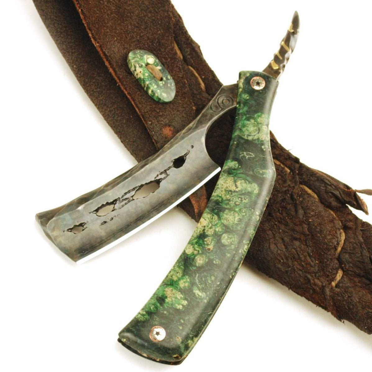 Click or scroll to zoom